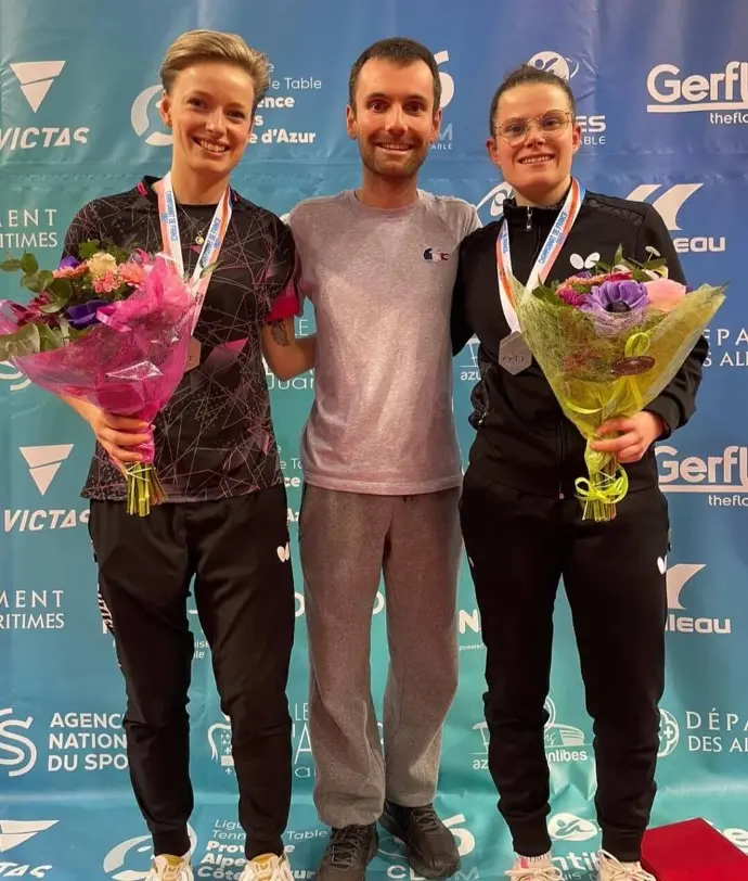 Océane Guisnel et Marie Migot sportive tennis de table coachées par Alexandre Doleux