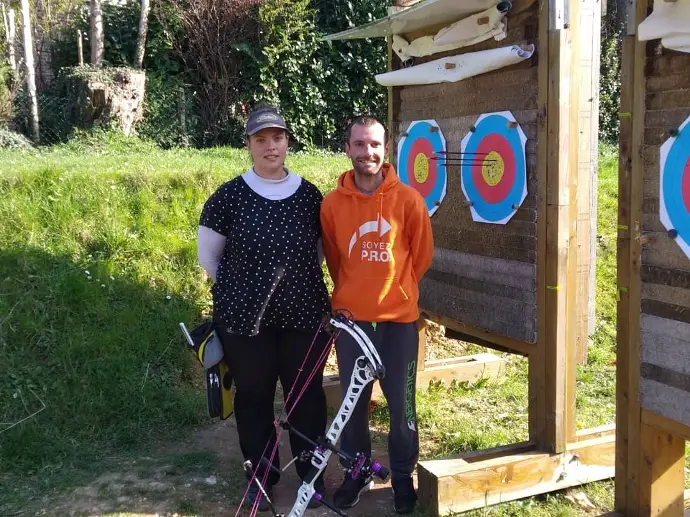 Tiphaine Renaudin sportive tir à l'arc accompagnée par Alexandre Doleux